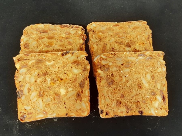 Notenbrood 4 plakken